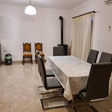 Apartman Gilan Seget Vranjica Esterno foto