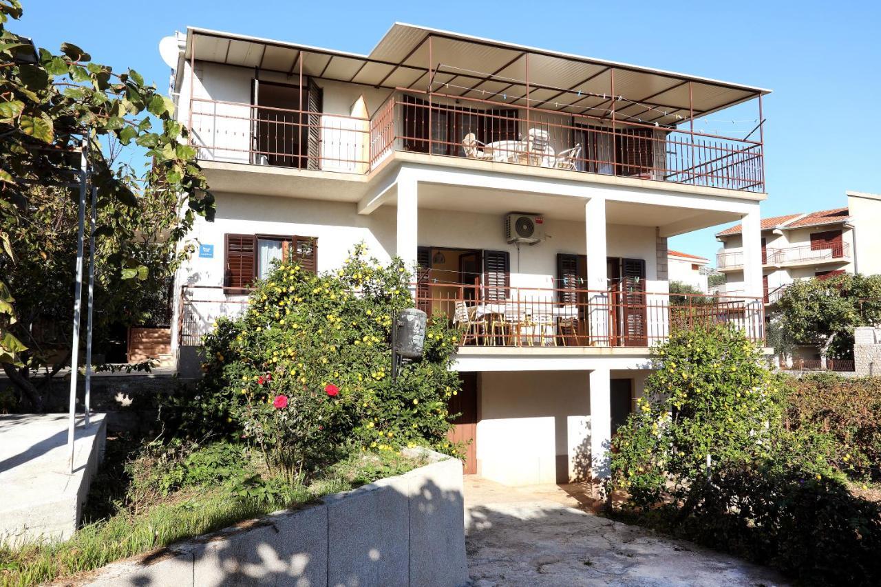 Apartman Gilan Seget Vranjica Esterno foto