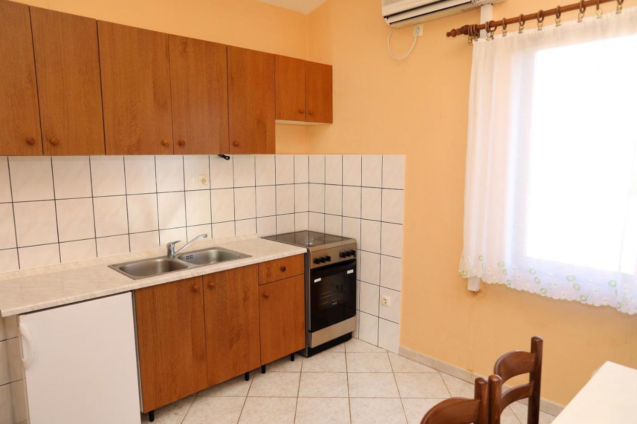 Apartman Gilan Seget Vranjica Esterno foto
