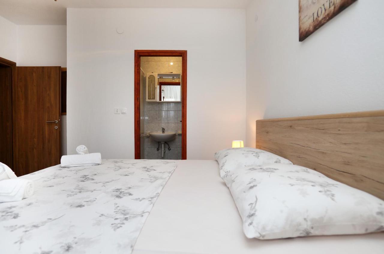 Apartman Gilan Seget Vranjica Esterno foto