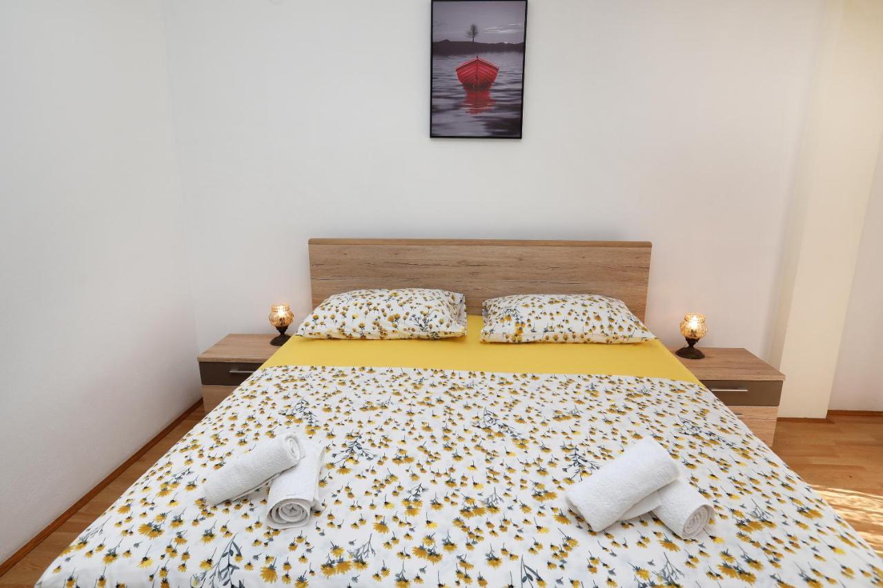 Apartman Gilan Seget Vranjica Esterno foto