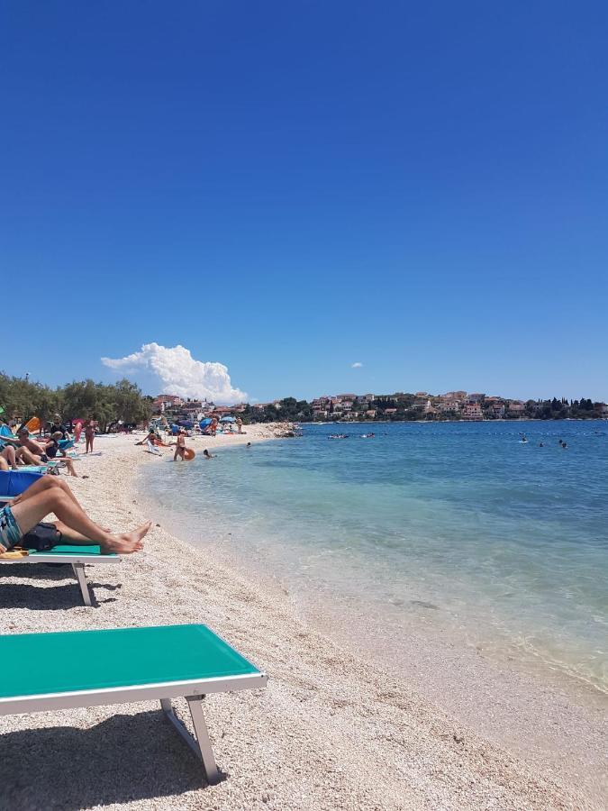 Apartman Gilan Seget Vranjica Esterno foto