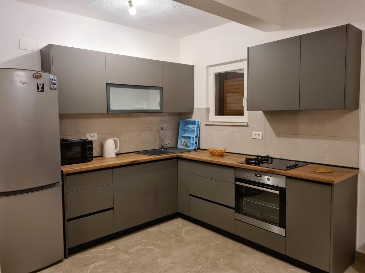 Apartman Gilan Seget Vranjica Esterno foto