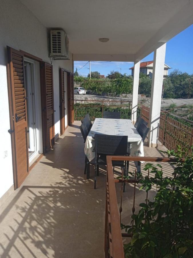 Apartman Gilan Seget Vranjica Esterno foto