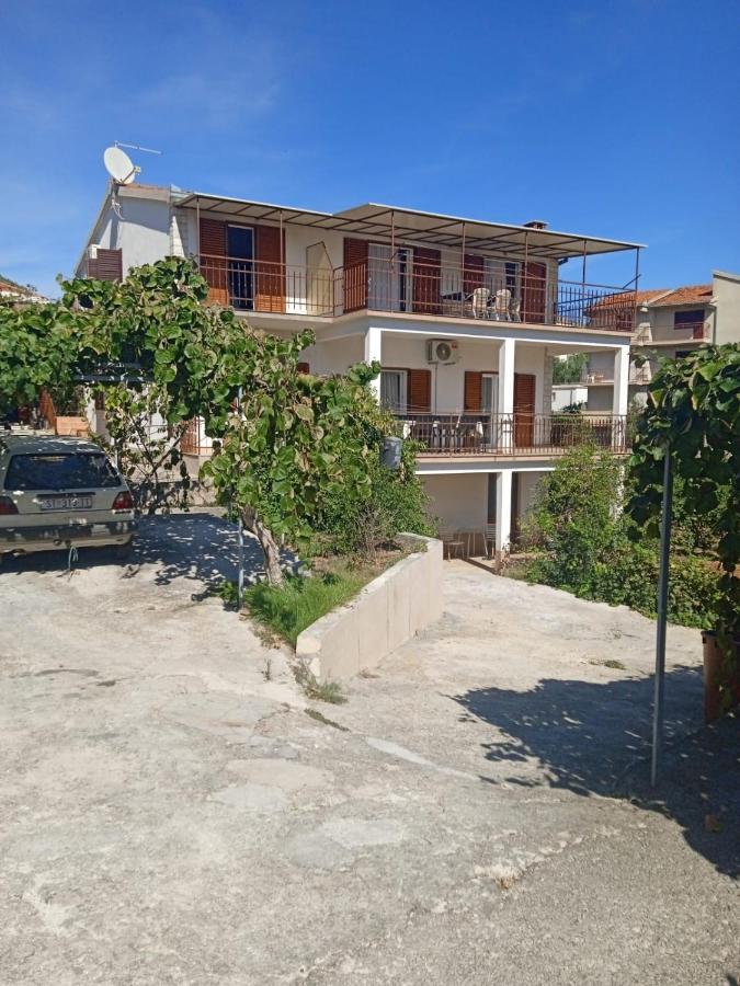 Apartman Gilan Seget Vranjica Esterno foto