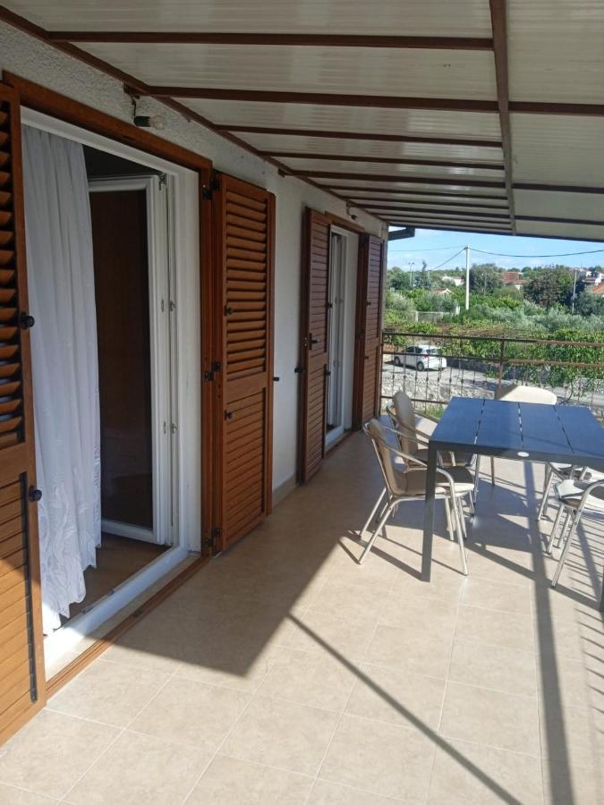 Apartman Gilan Seget Vranjica Esterno foto