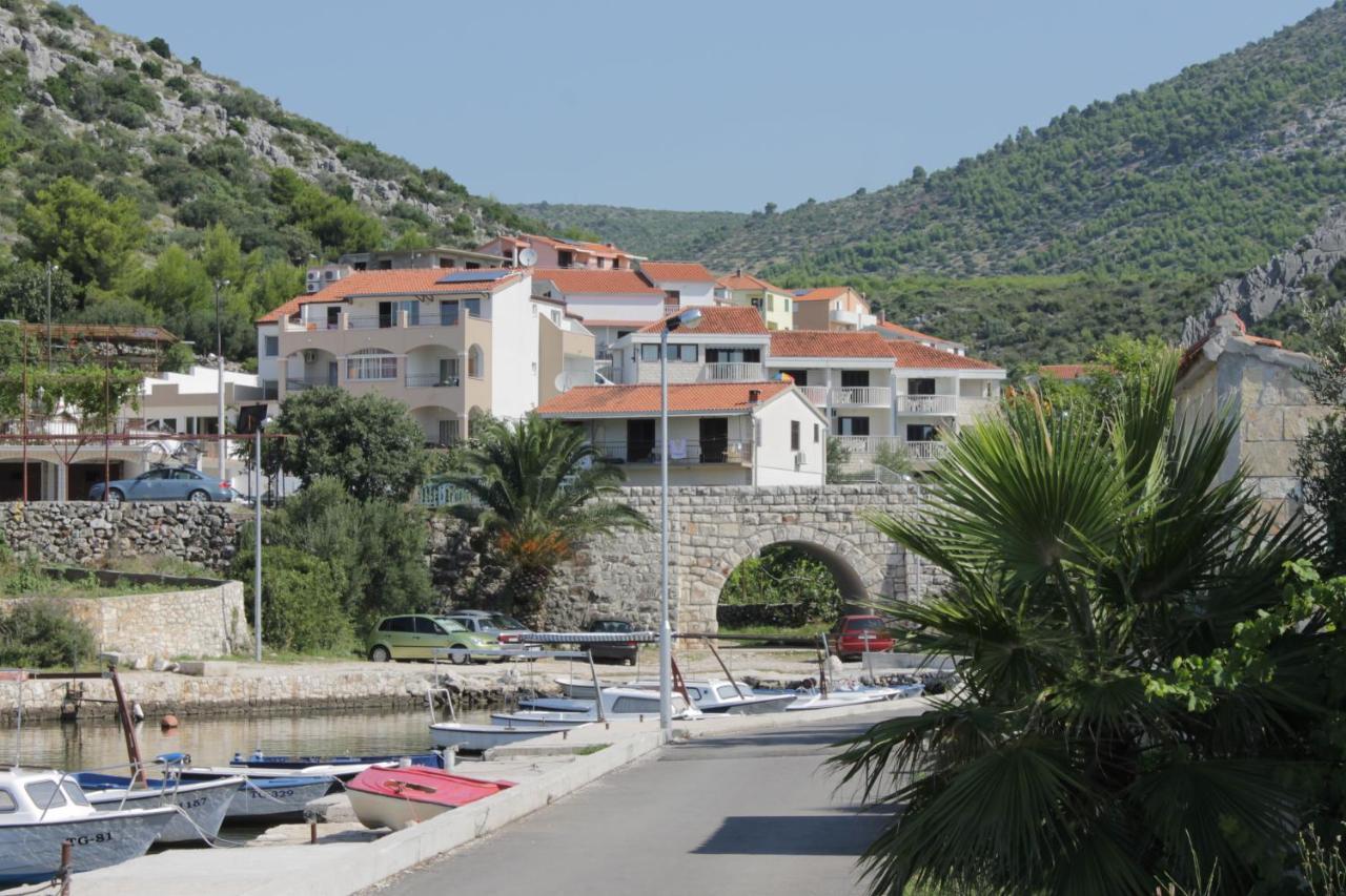Apartman Gilan Seget Vranjica Esterno foto