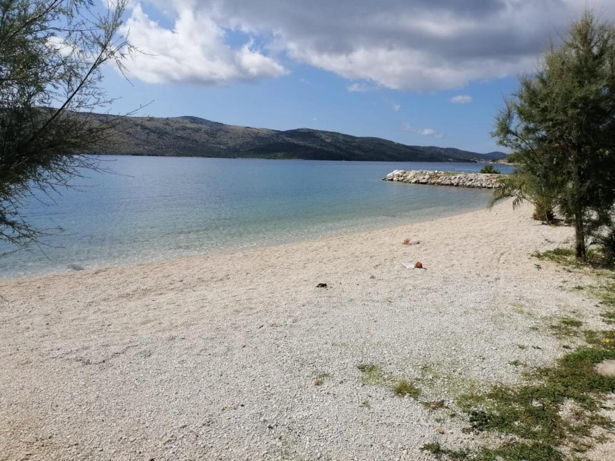 Apartman Gilan Seget Vranjica Esterno foto
